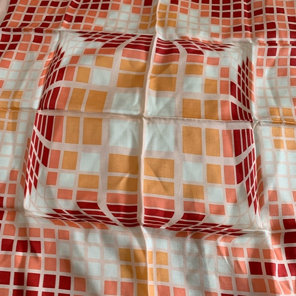 Burberry Pink and Red Silk Scarf brandnew - Picture 6 of 15